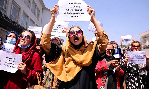 Afganistan'da Taliban'ın kontrolü ele geçirmesinden bu yana, özellikle eski askerler, aktivistler ve sanatçılara yönelik suikastlar arttı.