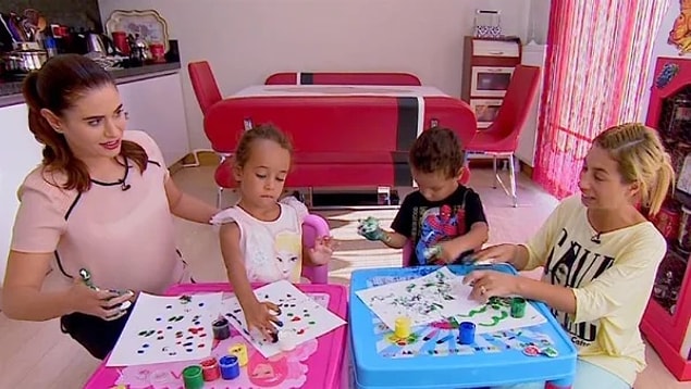 Derneğin iddialarına göre Erdoğan'ın kitaplarında ve televizyon kanallarında kullandığı 'pedagog' unvanının hiçbir resmiyeti yok!
