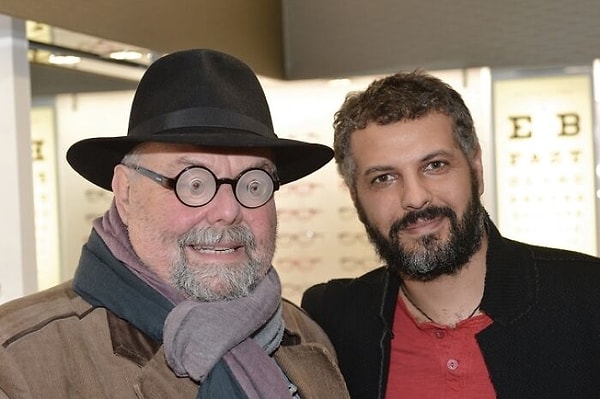 20. Как выглядит человек в очках -108 с диоптриями