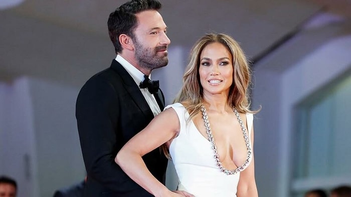 Ben Affleck Jennifer Lopez'i Öpmelere Doyamadı! Havalimanında Dakikalarca Öpüştüler...