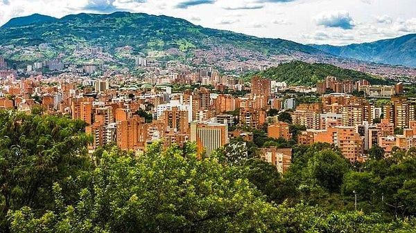 3. Medellin'de tüm yıl bahardır.