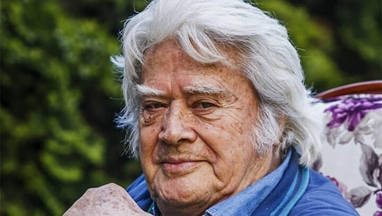 2021 Kültür Sanat Büyük Ödülleri'nde Sinema Alanın Sahibi Cüneyt Arkın Kimdir? Kaç Yaşında ve Nereli?