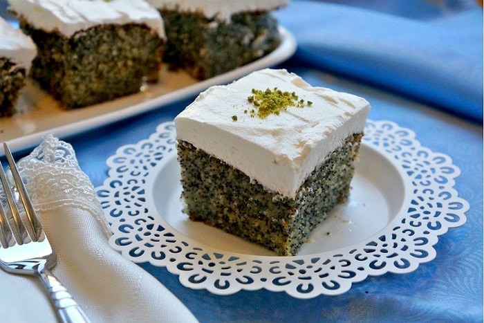 Haşhaşlı İrmik Tatlısı Nasıl Yapılır? İşte Haşhaşlı İrmik Tatlısı Tarifi