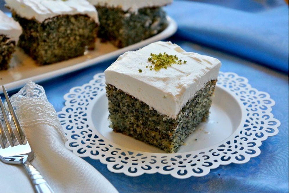 Haşhaşlı İrmik Tatlısı Nasıl Yapılır? İşte Haşhaşlı İrmik Tatlısı Tarifi