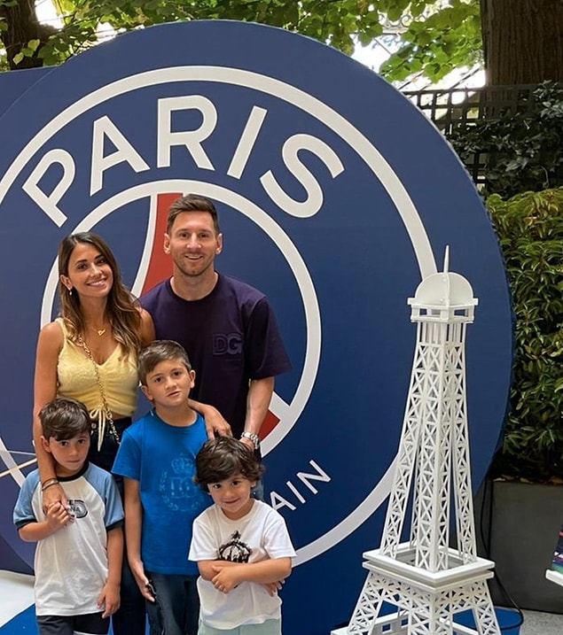 Paris Saint-Germain takımının oyuncusu; dört yatak odası, dört banyosu, 200 metrekarelik terası ve bin şişeye kadar soğutma kapasitesi olan dolaplı katın tamamını satın aldı.
