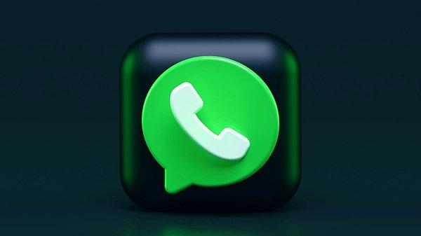 WhatsApp'a gelen en büyük özelliklerden biri şüphesiz mesaj silmeydi.