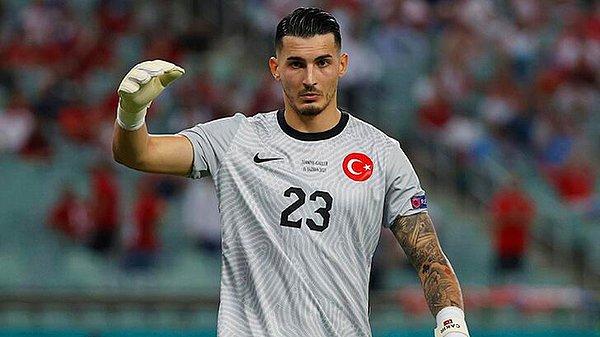 Trabzonspor'un kalecisi Uğurcan Çakır, maçlardaki başarılı performansı nedeniyle futbol severlerin takdirini kazanan bir isim.