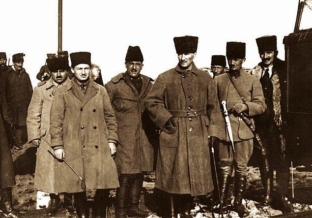 "Atatürk, Dünyanın Çok Nadir Yetiştirdiği Dâhilerdendir. O, Bütün Bir Tarihin Seyrini Değiştirmiştir."