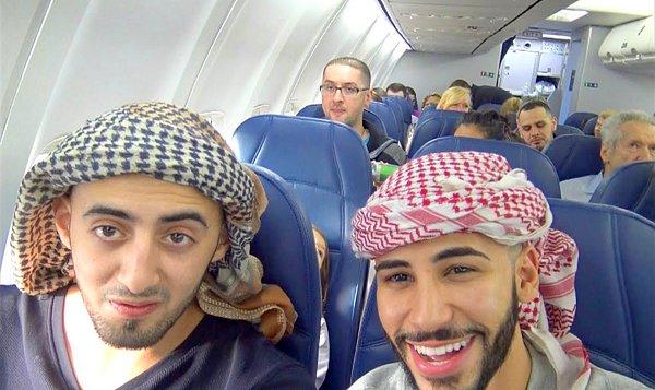 14. "Birleşik Arap Emirlikleri'nden Bağdat'a giden bir uçağa bindim. Uçakta sigara içen insanlar, ayakta duranlar, bağıra çağıra konuşanlar..."