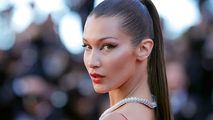 Bella Hadid Ağladığı Fotoğrafları Paylaştı! "Sosyal Medya Gerçek Değil"