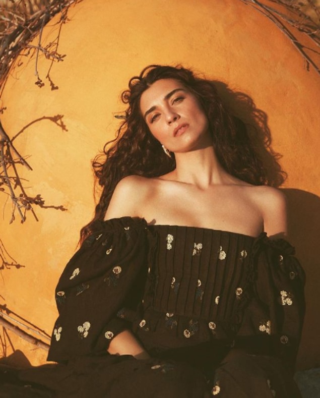 Tuba Büyüküstün ve Murat Boz "Another Life" Dizisiyle Bir Araya Gelmişlerdi...