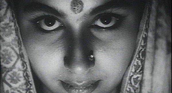 8. Devi (1960)