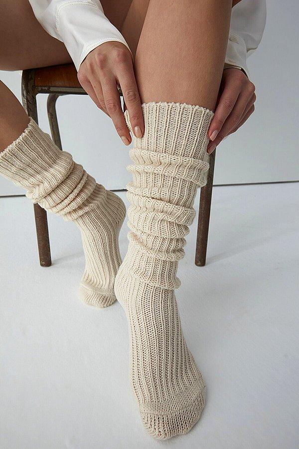 2. Tayt giydiğiniz günlerde bileklerinizi sıcak tutacak iyi bir tozluk çorap modeli için;