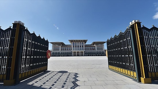 AKP'li Vekil: 'Külliye'de Çalışıp Aç Kalanlar Var'