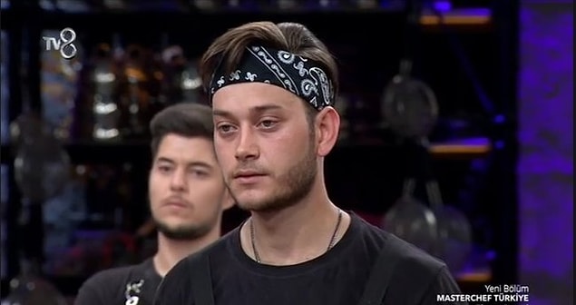 Bunlarla beraber Ata Benli'den bu elenmeyle ilgili herkesi üzen bir iddia gelmişti. Söylediğine göre Emre Büber'e 'parkinson' teşhisi konulmuştu.