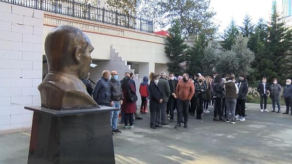 Ancak yeni öğretim yılının başlaması ile beraber öğrenciler, bekledikleri eğitimi alamadı.