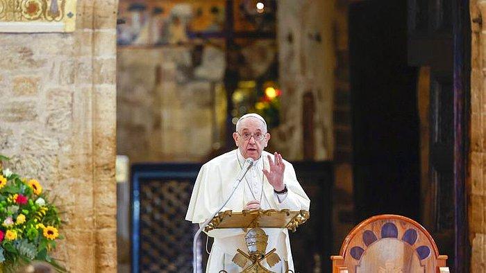 Papa Francis, Kilisedeki Cinsel Taciz Olaylarını Ortaya Çıkaran Gazetecilere Teşekkür Etti...