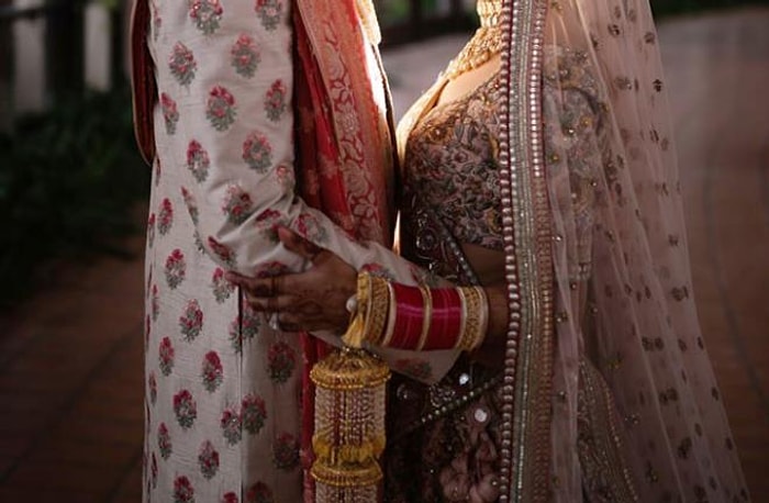 Такое может быть только в индийской мелодраме! Влюбленная пара, чей союз не одобрили родители, покончила жизнью