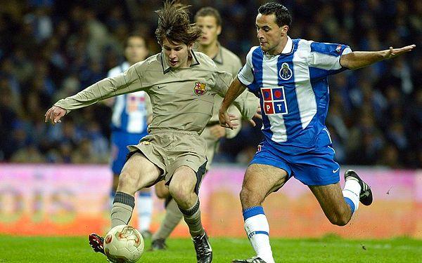 1. Bugün 16 Kasım onun sahalara indiği gün. O zamanlar genç bir prensti ve Barcelona formasıyla ilk maçına Porto karşısında çıktı. Peki Messi o zaman kaç yaşındaydı?
