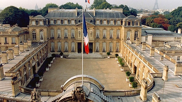 'Elysee Sarayı'nda iç tartışma yaşandı.'