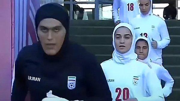 10. Ürdün Futbol Federasyonu, Kadınlar Milli Maçı sonrası penaltılarda takıma galibiyeti getiren İran kalecisini 'Kaledeki kadın değil, erkek! diyerek FIFA'ya şikayet etti.
