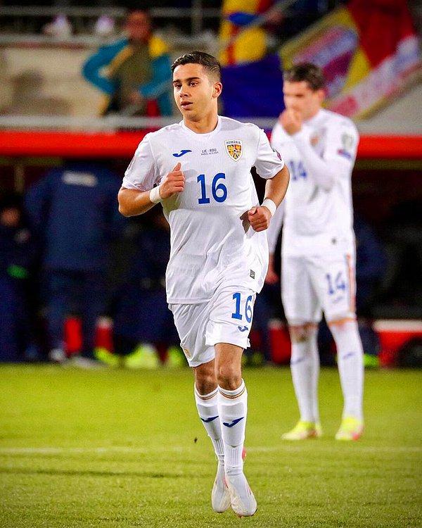 Romanya Milli Takımı formasını ilk kez giyen Türk asıllı genç futbolcu Enes Sali; 15 yaş, 264 günle resmi bir A milli takım maçında sahaya çıkan en genç Avrupalı futbolcu oldu.
