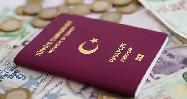 Yüzde 36 oranındaki yeniden değerleme sonrası uygulanırsa 2022 yılında pasaport harçlarında fiyatları şu şekilde olacak: