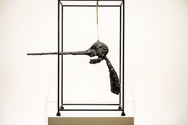 Dünyanın ‘en pahalı’ heykeltıraşı Alberto Giacometti’nin ‘Le Nez‘ heykeli 78,4 milyon dolara alıcı buldu.