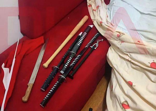 Ataşehir'de, Mimar Başak Cengiz'i kılıçla öldüren Can Göktuğ Boz'un evinde bulunan kılıç ve bıçakların fotoğrafları ortaya çıktı.