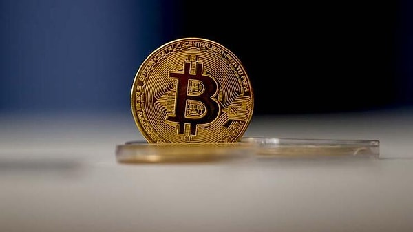 Servetinin net değeri yaklaşık 73 milyar dolar olan Nakamoto'nun 750 bin ila 1.1 milyon arasında bitcoin'inin olduğu tahmin ediliyor.