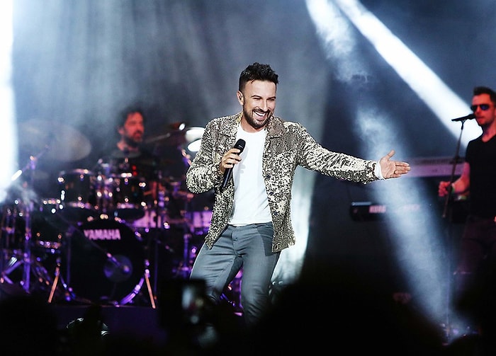 Tarkan'ın Alacağı Ücret Dudakları Uçuklattı! Megastar Yılbaşında Mısır'da Sahneye Çıkacak...