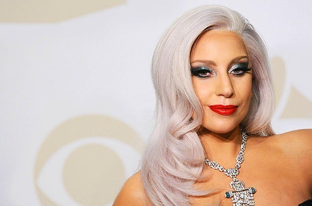 Lady Gaga son zamanlarda gündemden düşmüyor...