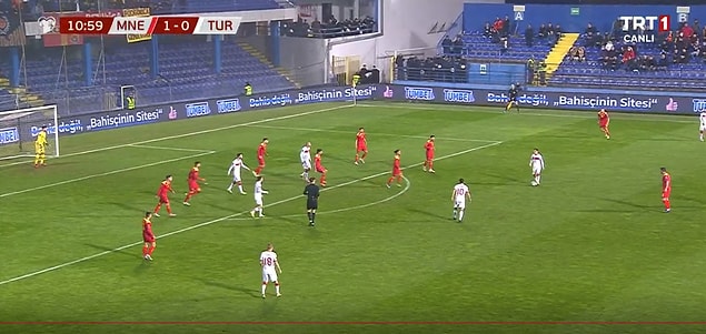 Ekranda yer alan reklam alanlarında bahis sitesi reklamları yayınlandı.