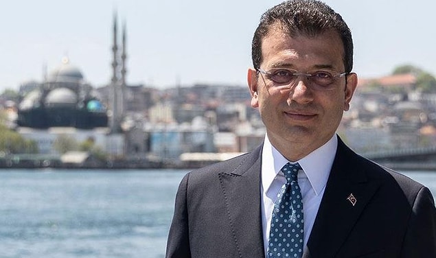 Geçtiğimiz günlerde ise LinkedIn’de Ayşe Lara Selçuker adlı bir kullanıcı İmamoğlu ile havaalanındaki karşılaşmasını anlatan bir ileti yayınladı.