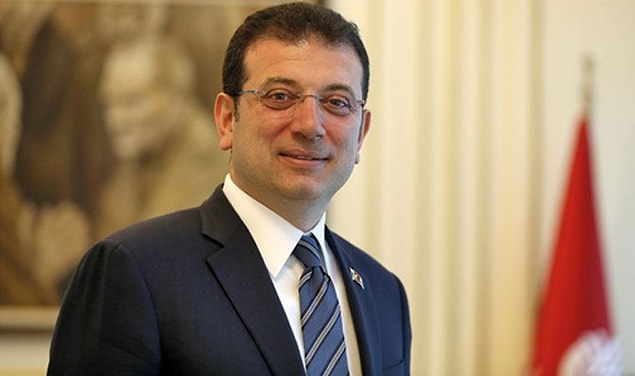 “Bana akademik hayatımla ilgili sorular sorup onunla yurtdışında okuyan bir Orta Doğu Politikası öğrencisi olarak kendi siyasal perspektifimi paylaşabilmem için bana özel e-posta adresini verdi.”