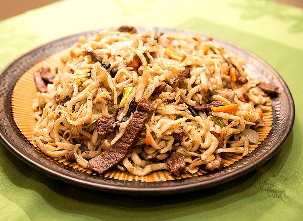9. Tsuivan, Moğol mutfağına ait muhteşem yemeklerden bir tanesidir!