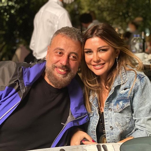 Ünlü yönetmen Hamdi Alkan'ın eşi Selen Görgüzel'i tanımayanınız yoktur; kendisi aynı zamanda tiyatro oyuncusu.