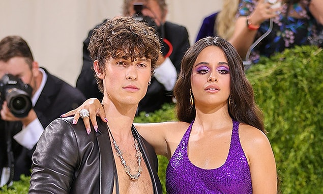 2021 MET Gala törenine beraber katılan çift, kırmızı halıda göz alıcı kıyafetleri ile birçok ismin favorisi haline gelmişti.