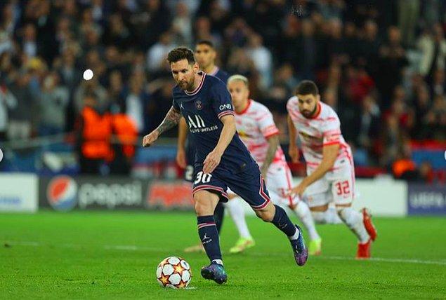 Eski Barcelona yıldızı Messi, geçtiğimiz sezon Paris Saint-Germain'e transfer oldu biliyorsunuz ki...