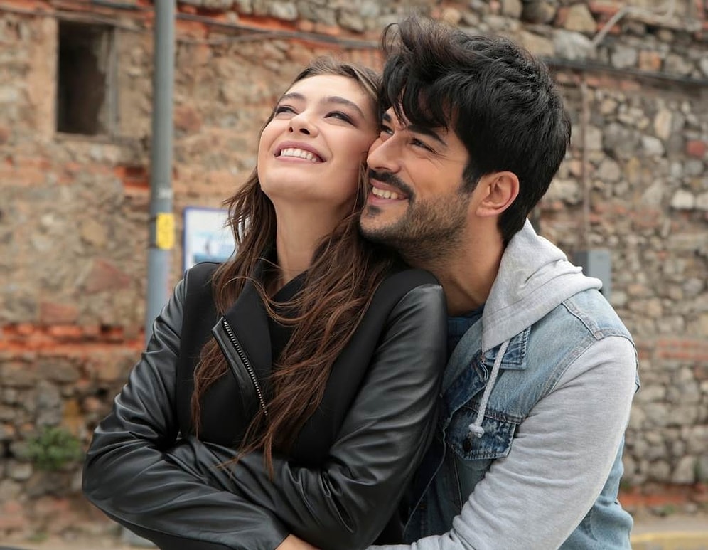 Fransızların Dilinde Kara Sevda: Neslihan Atagül ve Burak Özçivit'i Konuşuyorlar!