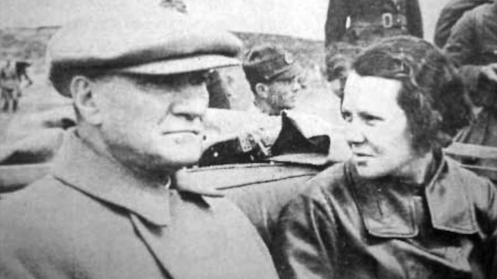 Sabiha Gökçen Kimdir? İlk Kadın Pilot Sabiha Gökçen'in Hayatı...