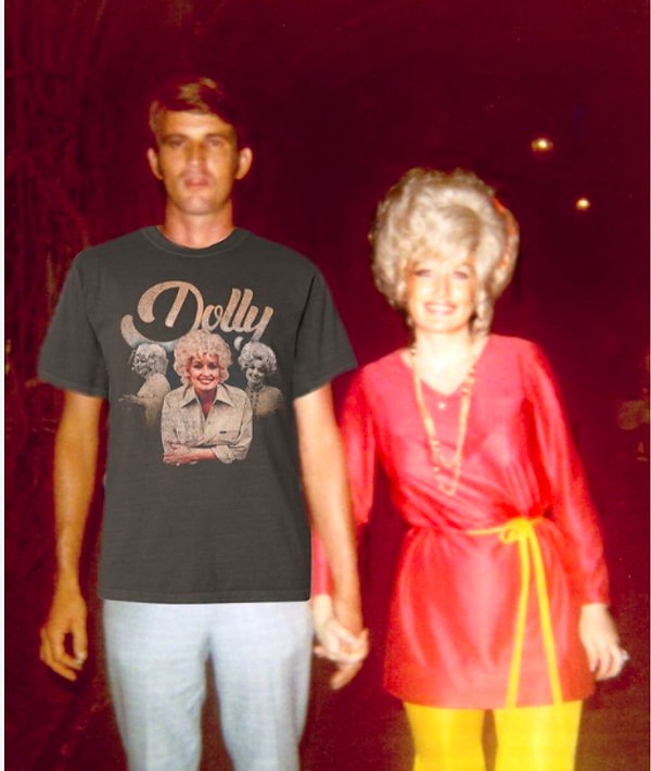 На самом деле, в Интернете есть две его фотографии, и теперь у нас есть новая: