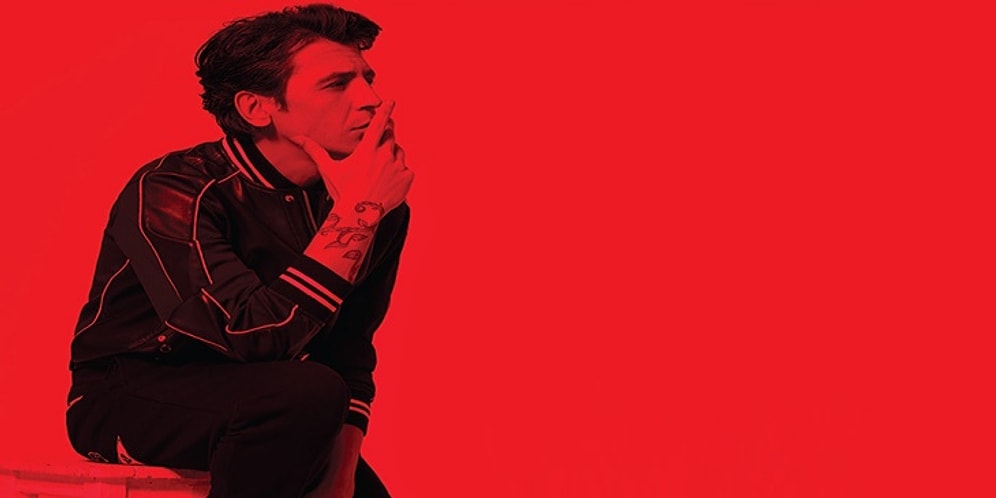 Alışılmamış Tarzıyla Piyasaya Yeni Bir Soluk Getiren Ersay Üner'in Dinledikçe Dinleten Şarkıları