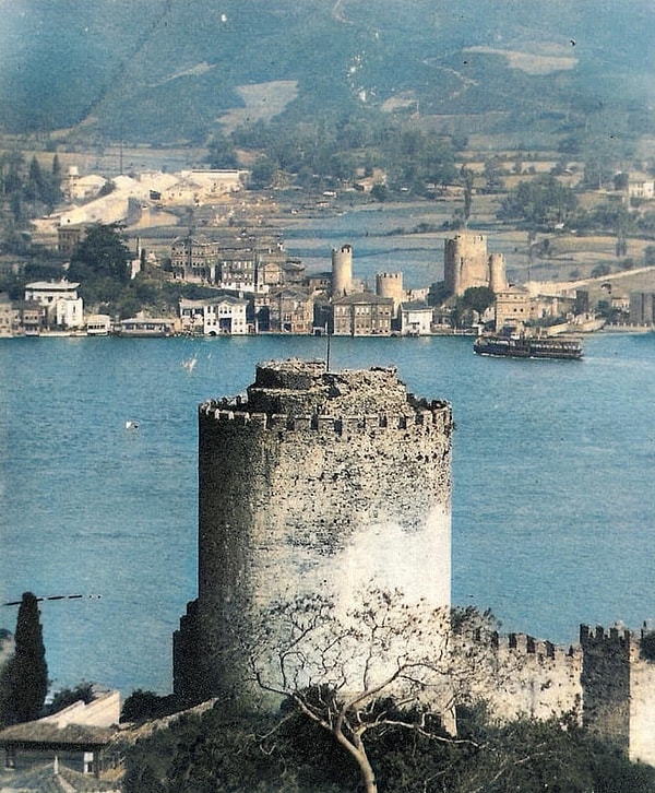 7. Rumeli ve Anadolu Hisarı, 1930.