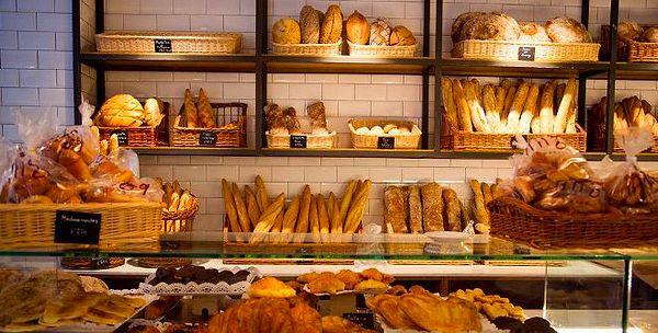 4. Peki marketin fırınından çıkmış sıcak ekmeklerden mi alırsın yoksa paket ekmek mi?