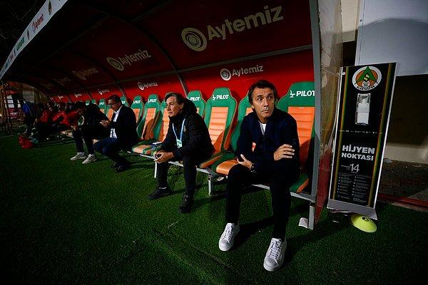 Alanyaspor Teknik Direktörü Bülent Korkmaz, üç büyük takımı mağlup etmeyi başardı.