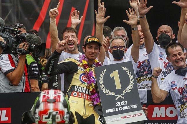 Bir İlki Başardı: Milli Motosikletçi Toprak Razgatlıoğlu Dünya Şampiyonu! 6