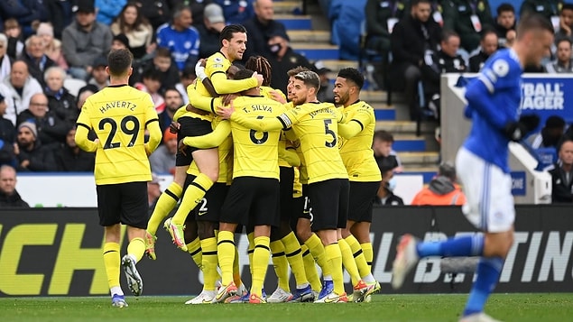 Chelsea, zorlanması beklenen maçta rahat bir oyun ortaya koydu ve rakibini 3-0 mağlup edip zirvede olmaya devam etti.