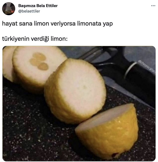12. Ağlanacak halimize sürekli gülüyoruz... Elden gülmekten başka bir şey de gelmiyor sanırım. 🥲