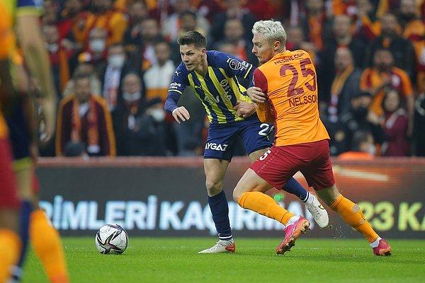 Süper Lig'in 13. haftasındaki dev derbide Galatasaray ile Fenerbahçe, Nef Stadı'nda karşı karşıya geldi.